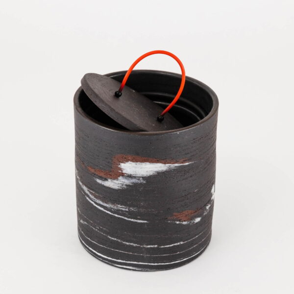Small Black Pot with Top 1