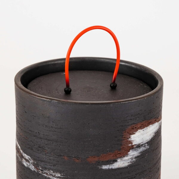 Small Black Pot with Top 1